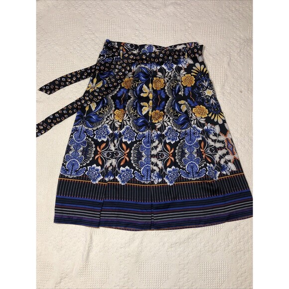 LOFT Dresses & Skirts - Ann Taylor Loft Blue Floral A Line Skirt Size 6 EUC!